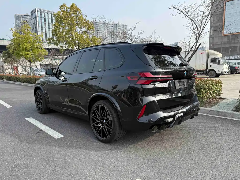 BMW X5 M 2025 — фото 19