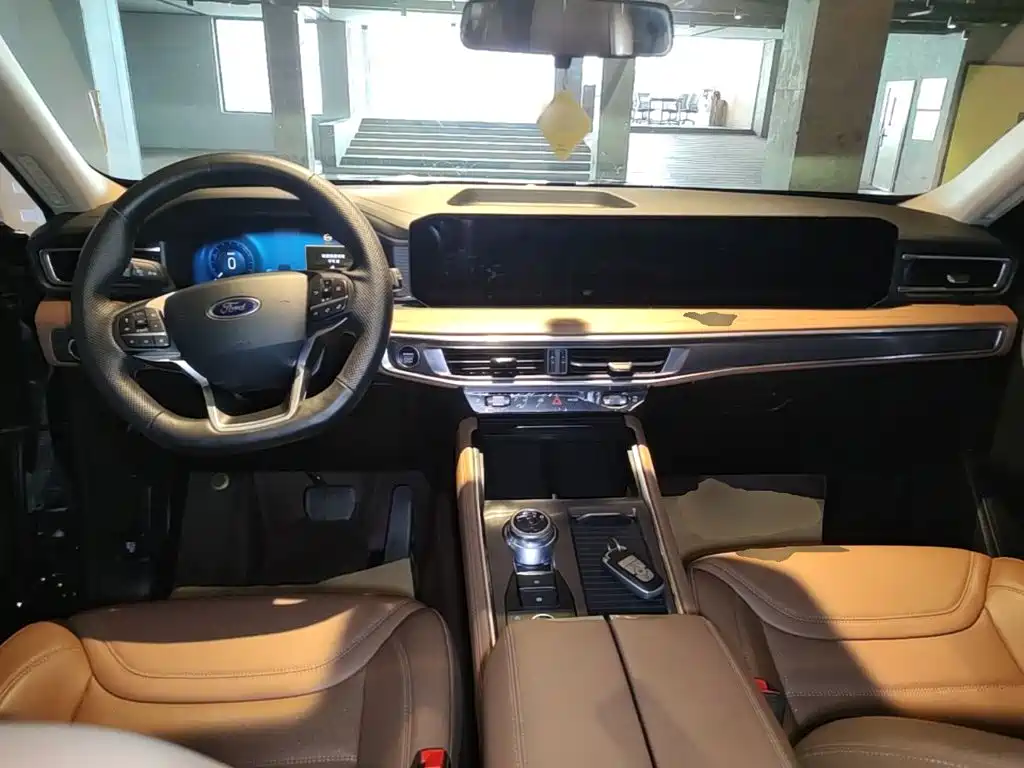 Ford Explorer 2022 — фото 10