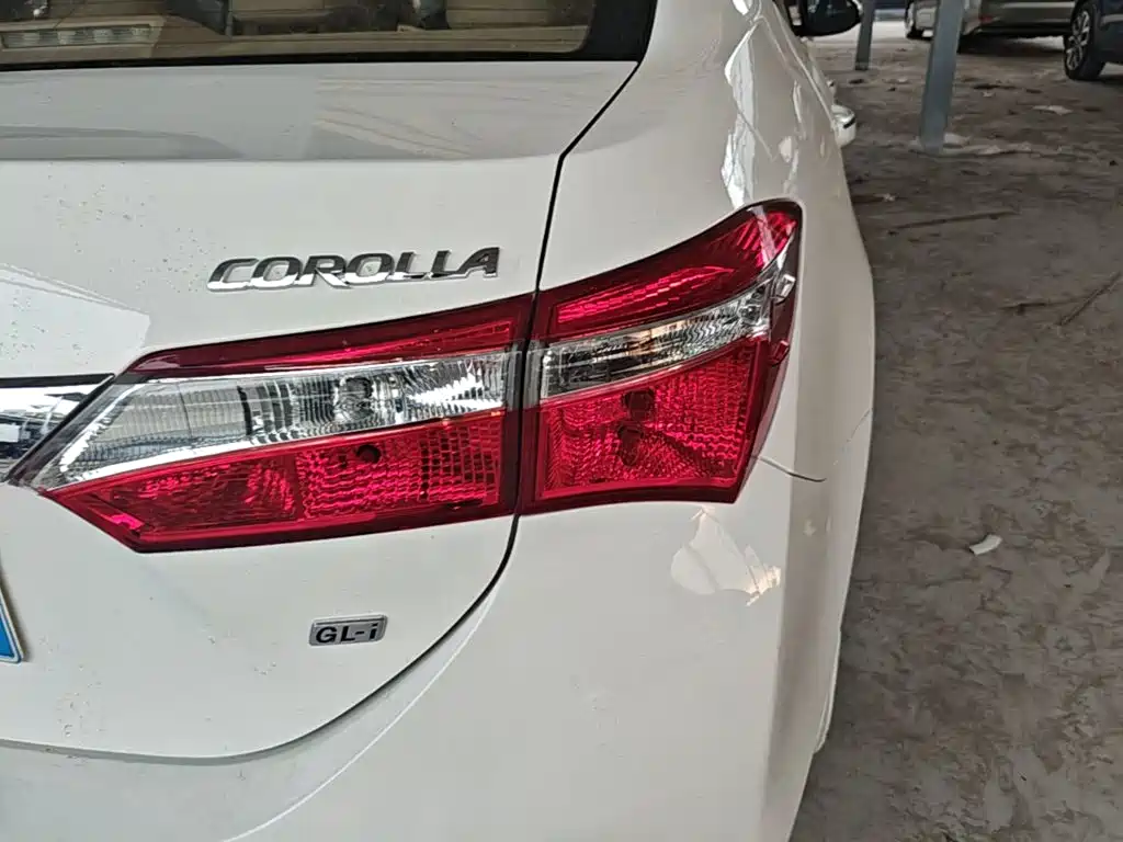 Toyota Corolla 2014 — фото 24