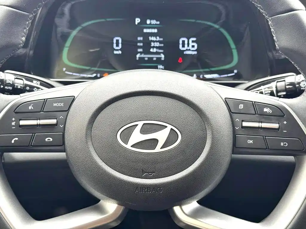 Hyundai Elantra 2023