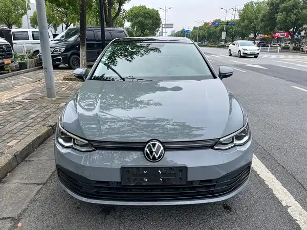Volkswagen Golf 2021