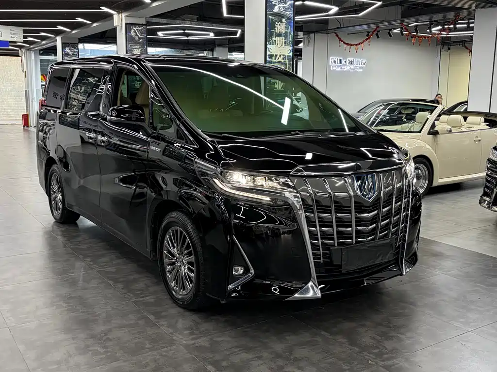 Toyota Alphard 2023 — фото 3