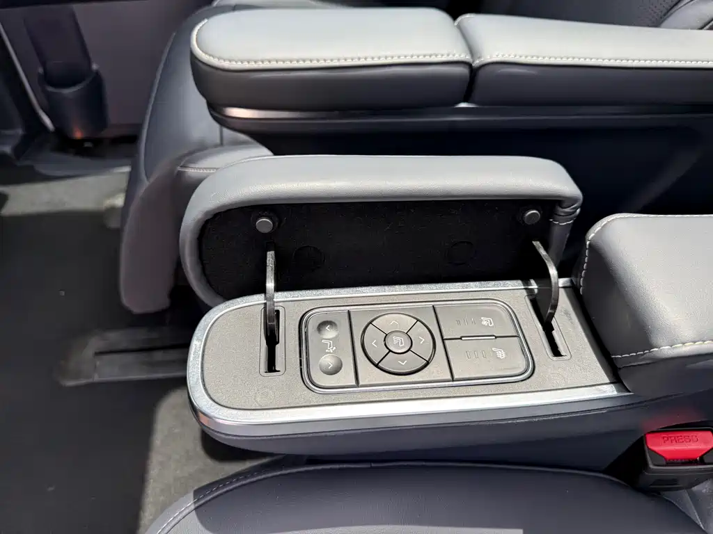GAC Motor Trumpchi M8 2023 — фото 34