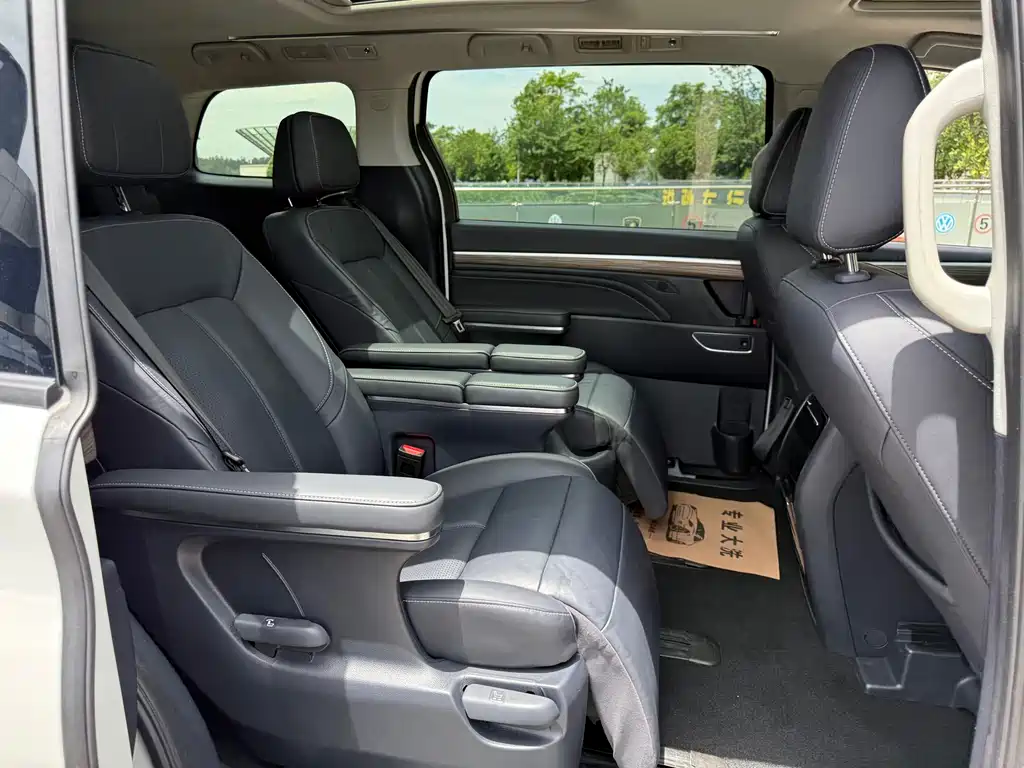 GAC Motor Trumpchi M8 2023 — фото 43