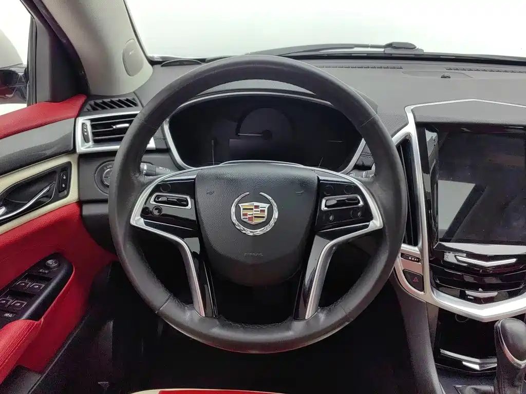 Cadillac SRX 2015 — фото 11