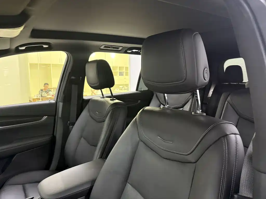 Cadillac XT6 2020 — фото 12