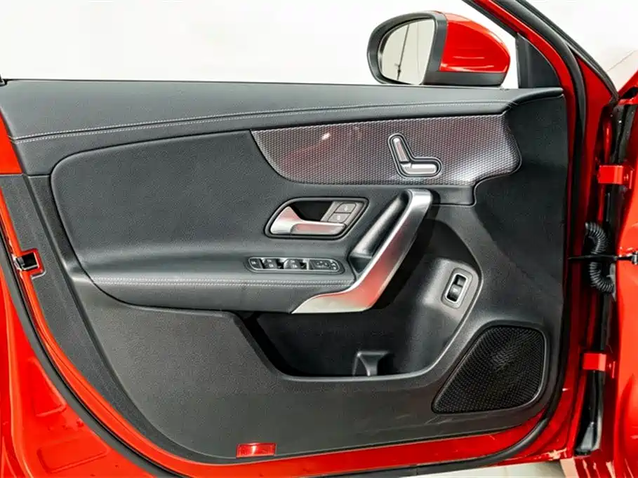 Mercedes-Benz A-Class 2019 — фото 16