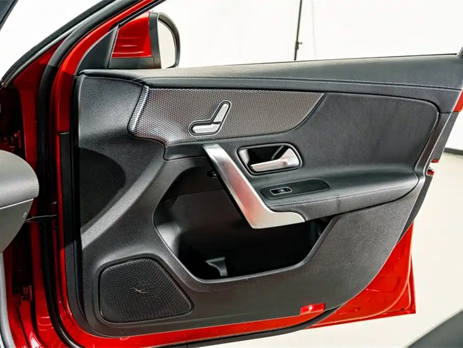 Mercedes-Benz A-Class 2019 — фото 15