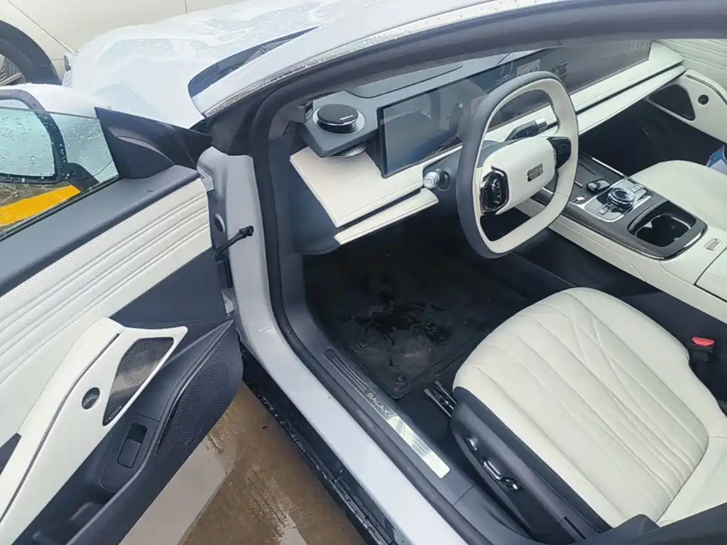 Geely Galaxy E8 2025 — фото 16