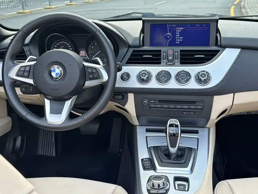 BMW Z4 2012 — фото 9