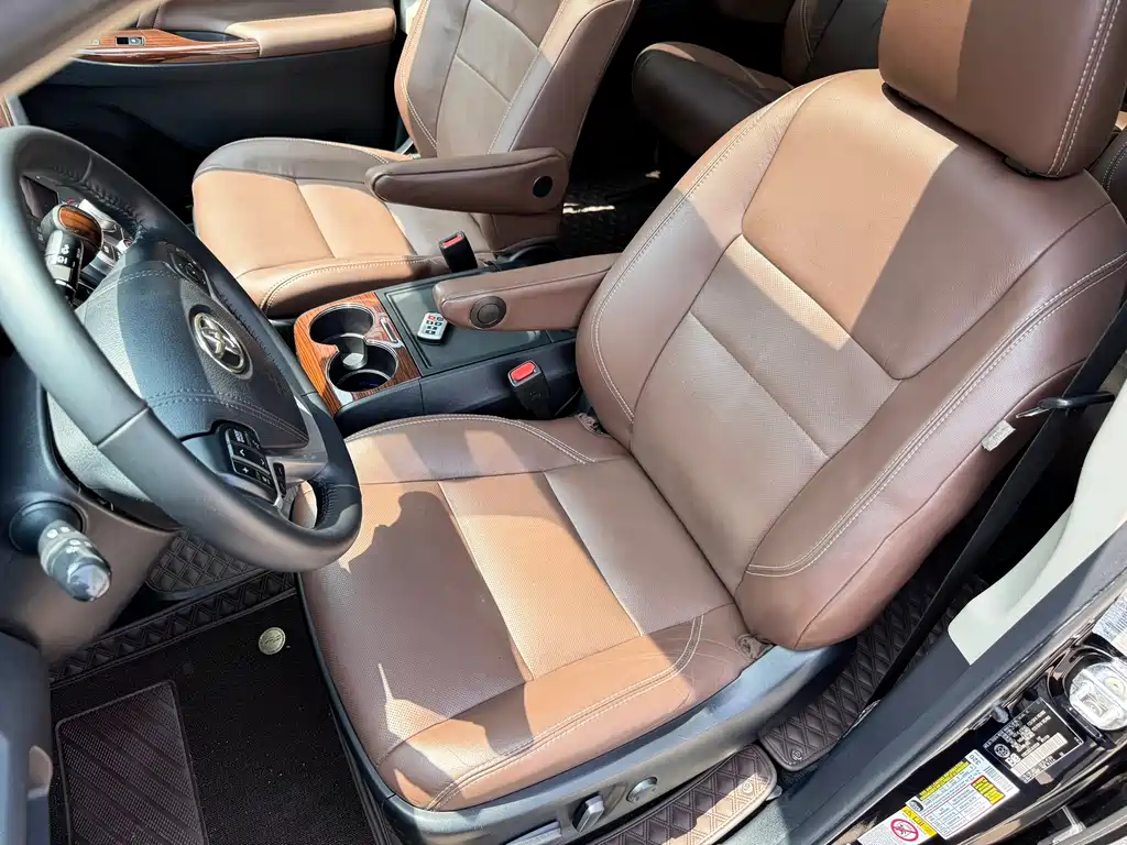 Toyota Sienna 2019 — фото 16