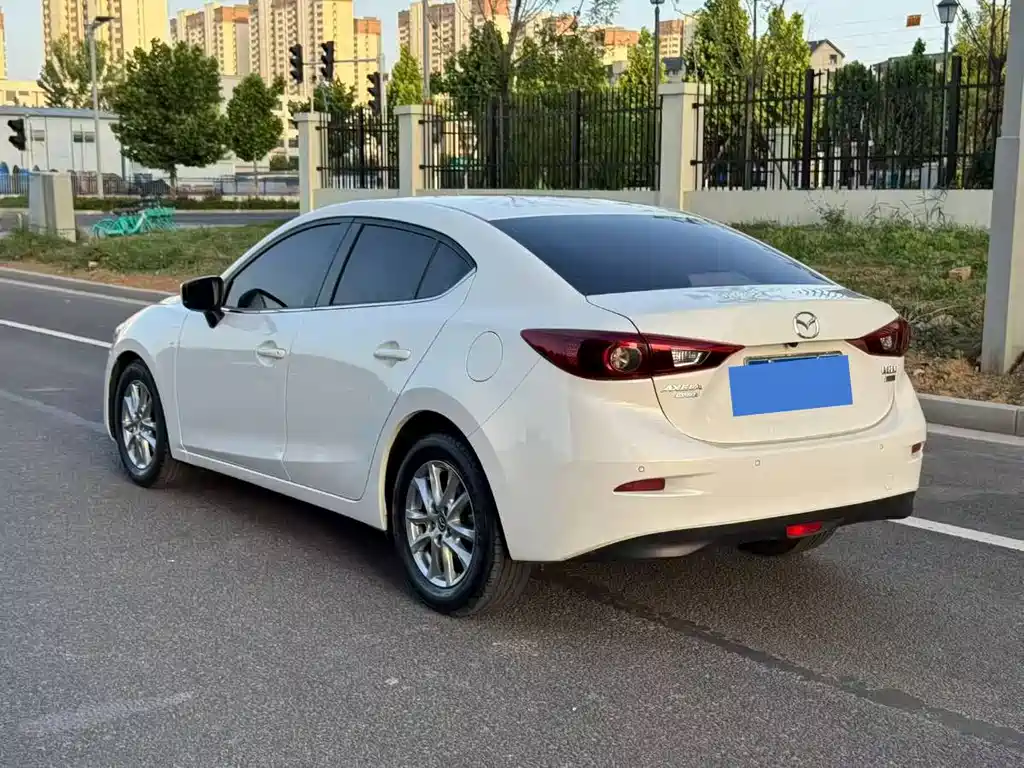 Mazda 3 Axela 2019 — фото 9