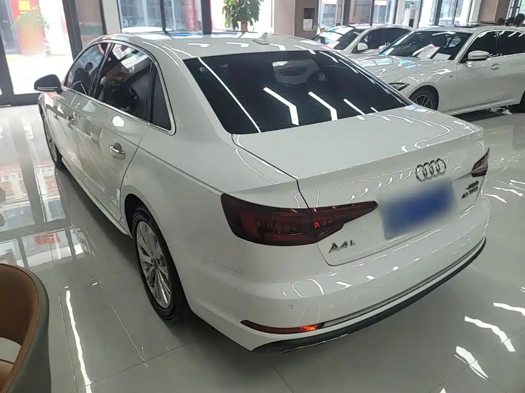 Audi A4L 2019