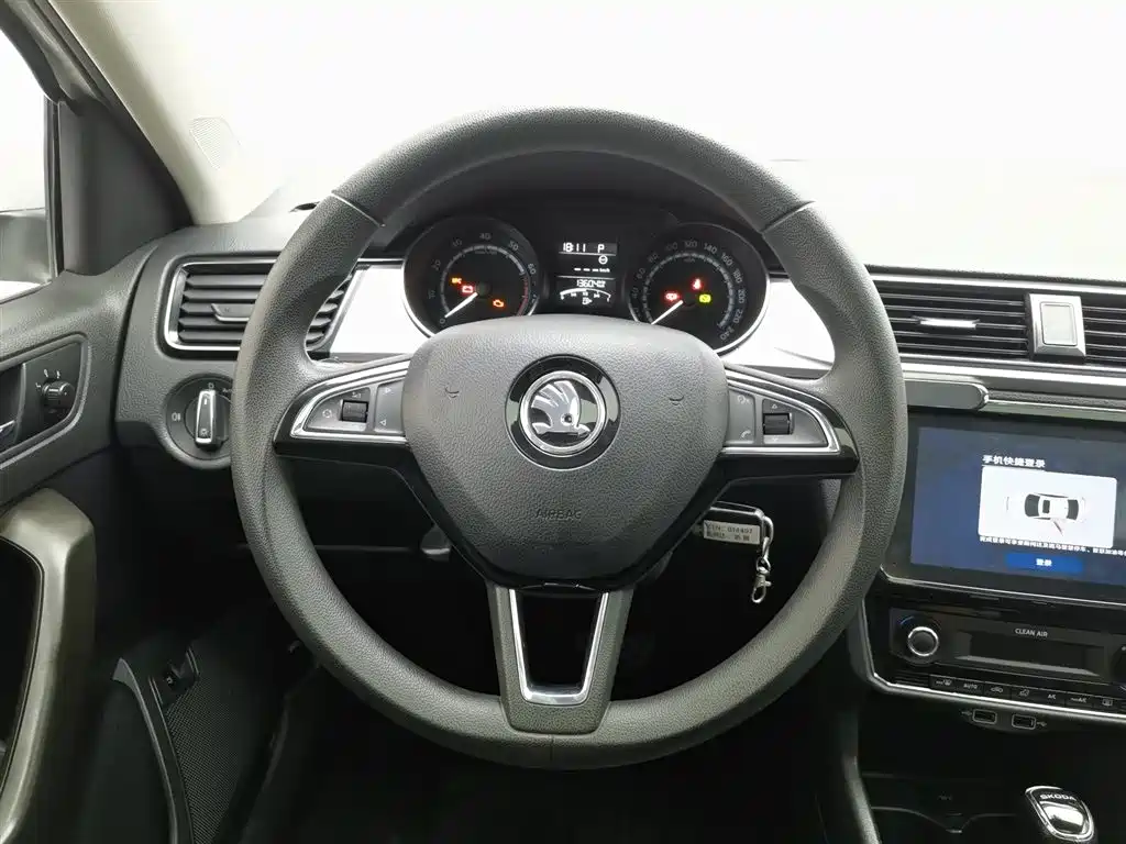 Skoda Rapid 2020 — фото 11