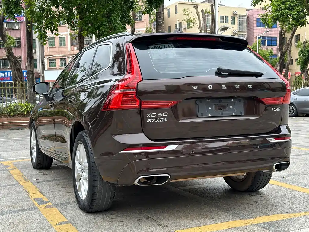 Volvo XC60 2020 — фото 7