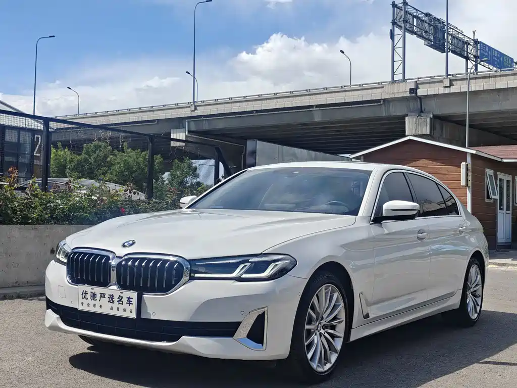 BMW 5 Series 2021 — фото 1