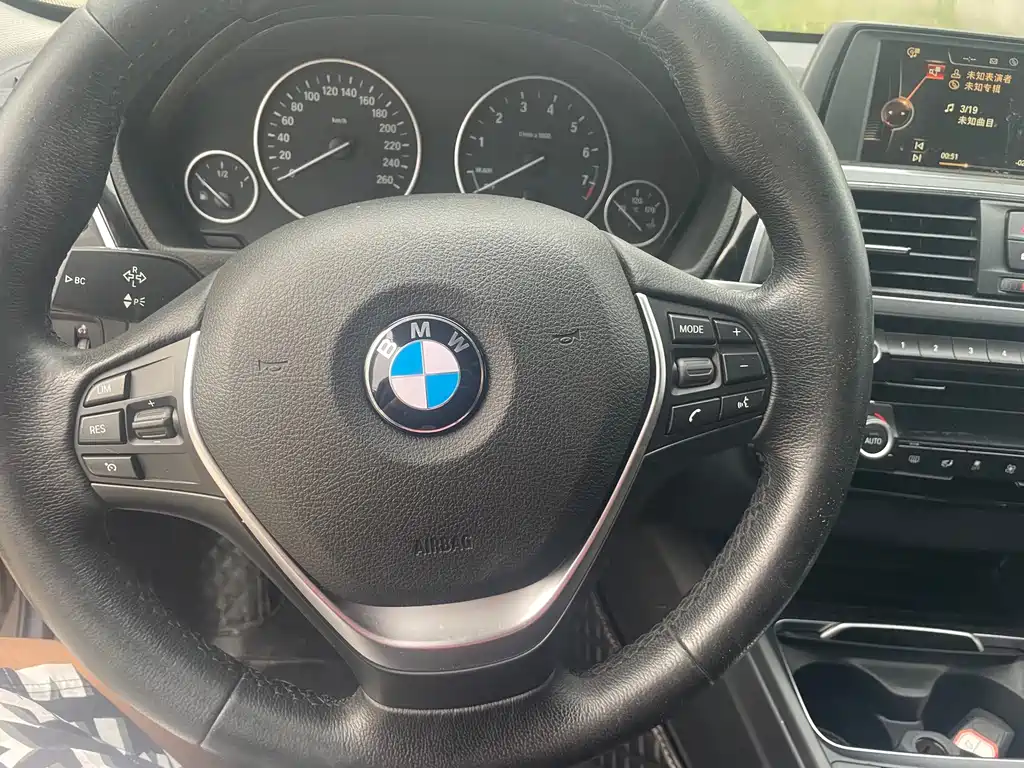 BMW 3 Series 2017 — фото 18