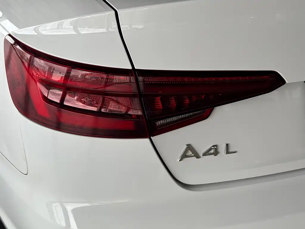 Audi A4L 2020 — фото 14