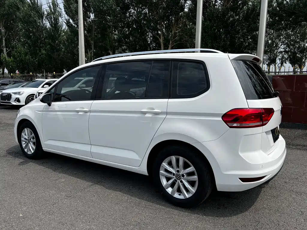 Volkswagen Touran 2021