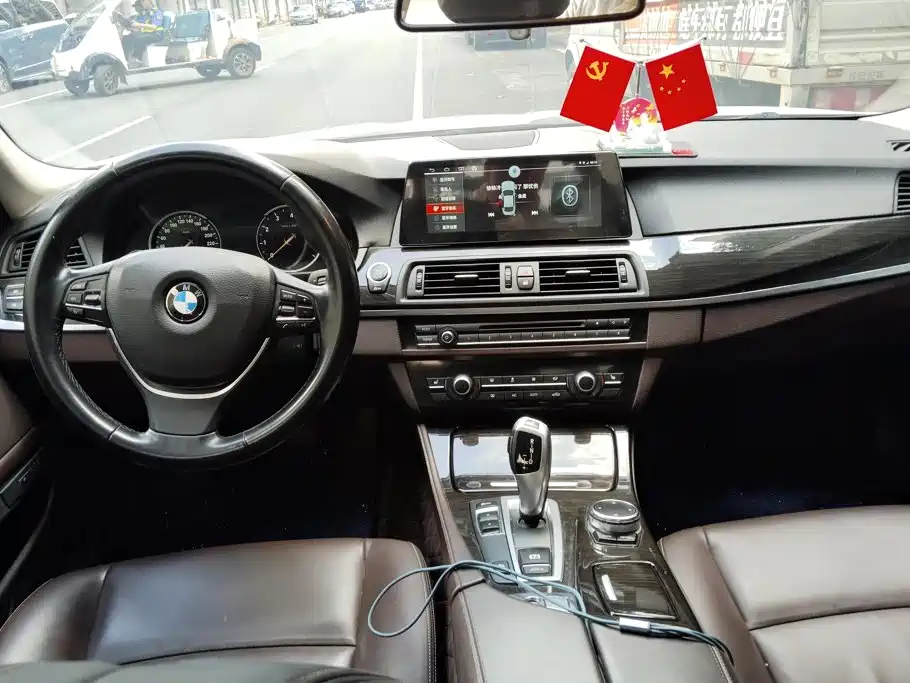 BMW 5 Series 2017 — фото 12