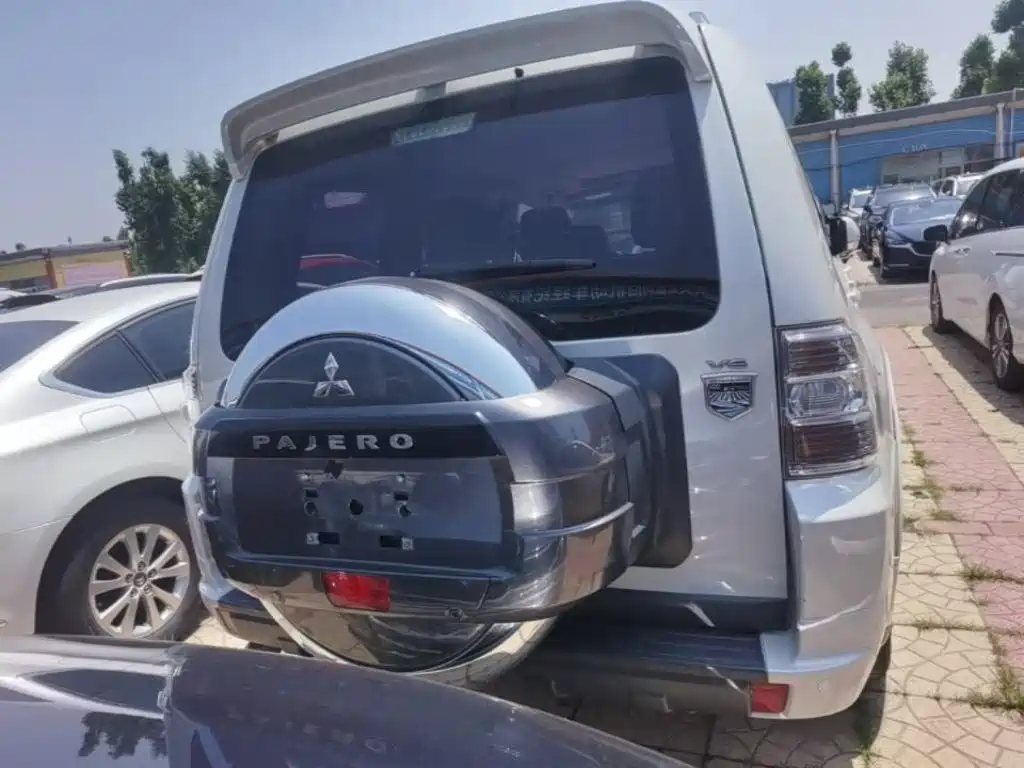 Mitsubishi Pajero 2018