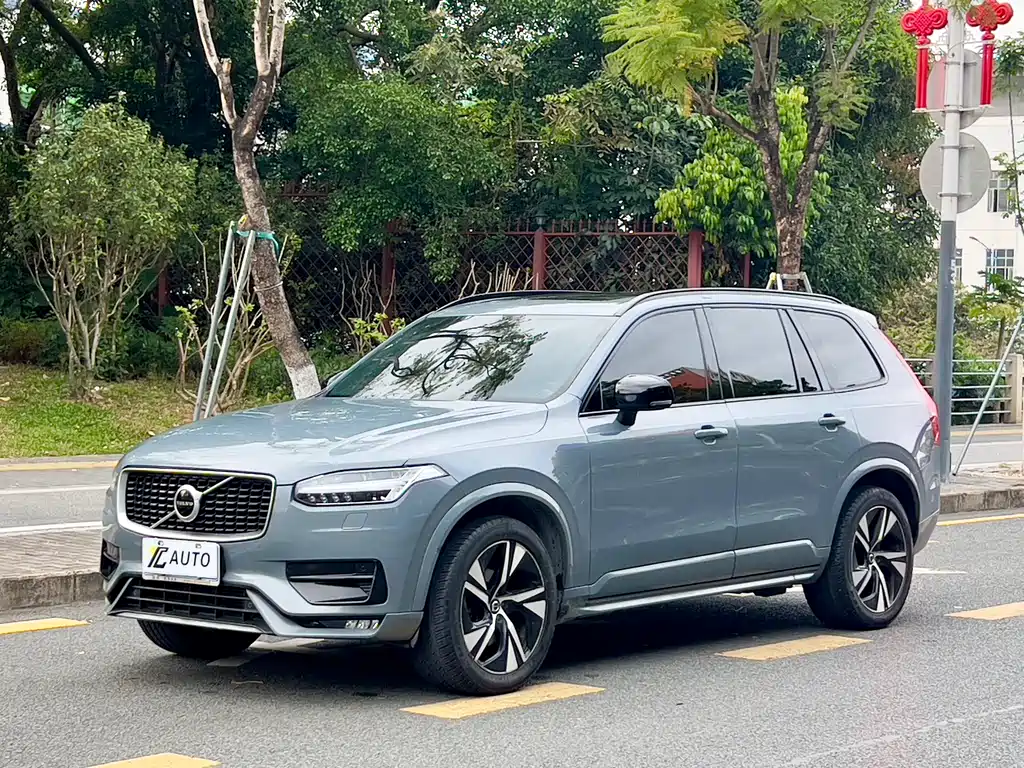 Volvo XC90 2020 — фото 1