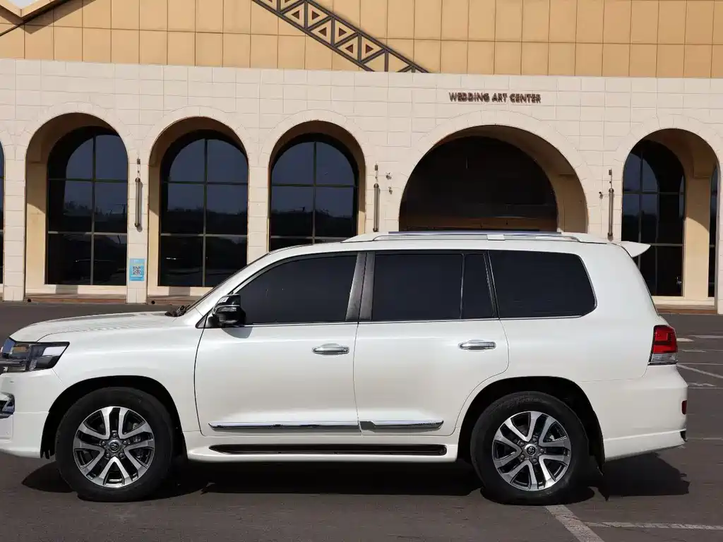 Toyota Land Cruiser 2018 — фото 5