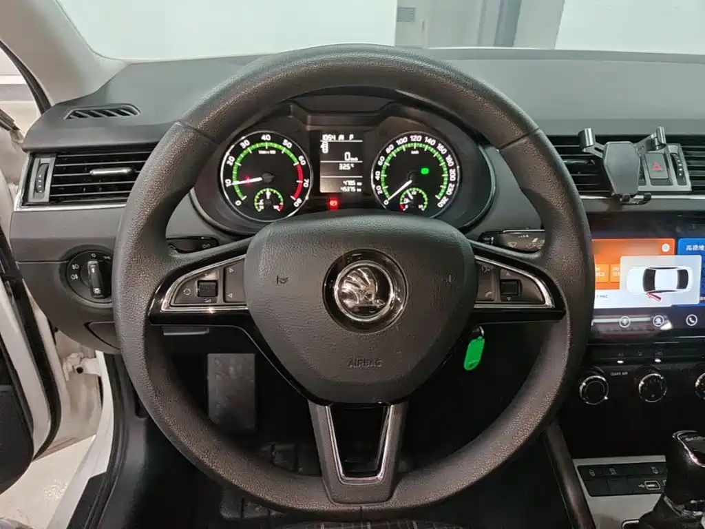 Skoda Octavia 2020 — фото 11