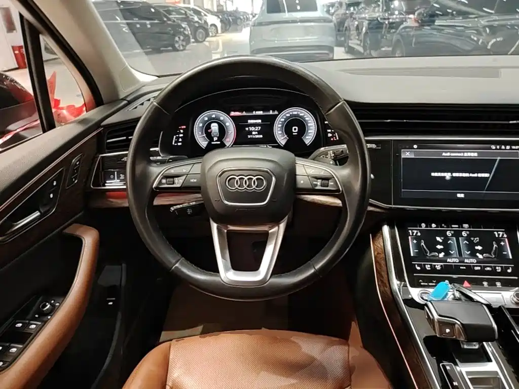 Audi Q7 2021 — фото 11