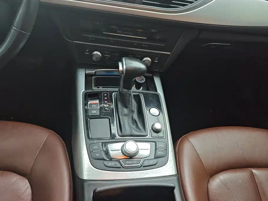 Audi A6L 2015 — фото 16