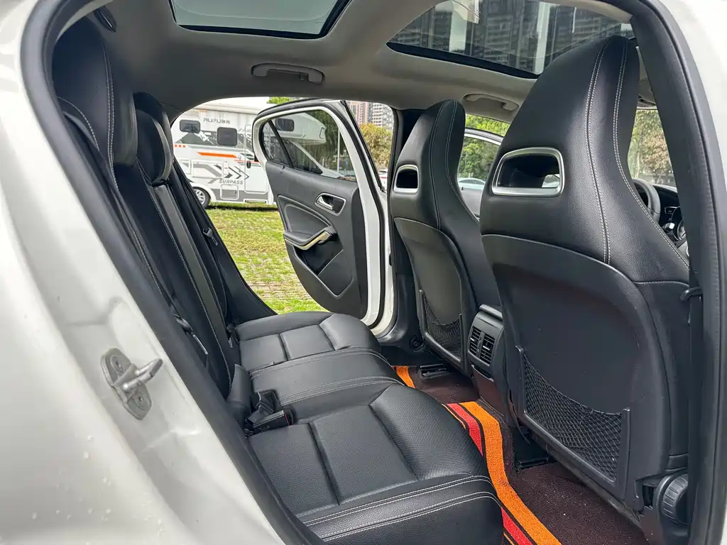 Mercedes-Benz GLA 2016 — фото 13