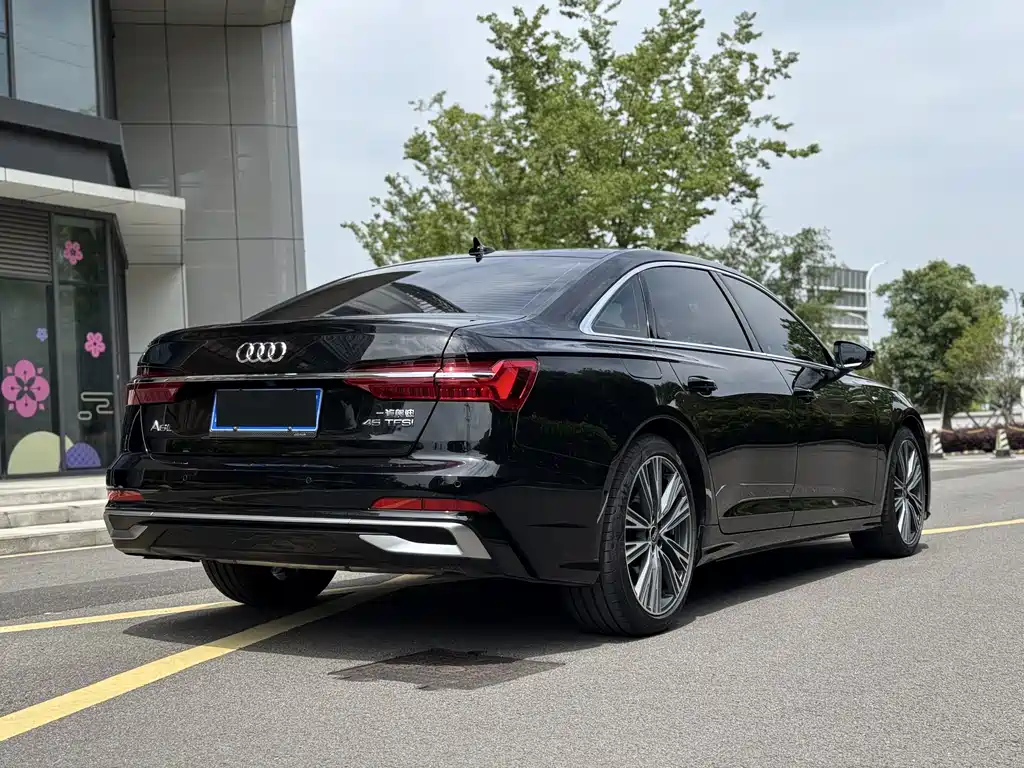 Audi A6L 2023 — фото 12