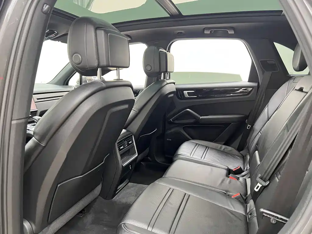 Porsche Cayenne 2020 — фото 16