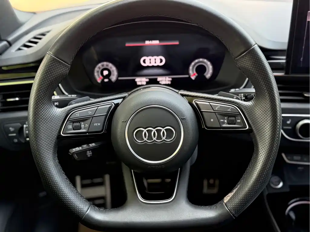Audi A4L 2024 — фото 11