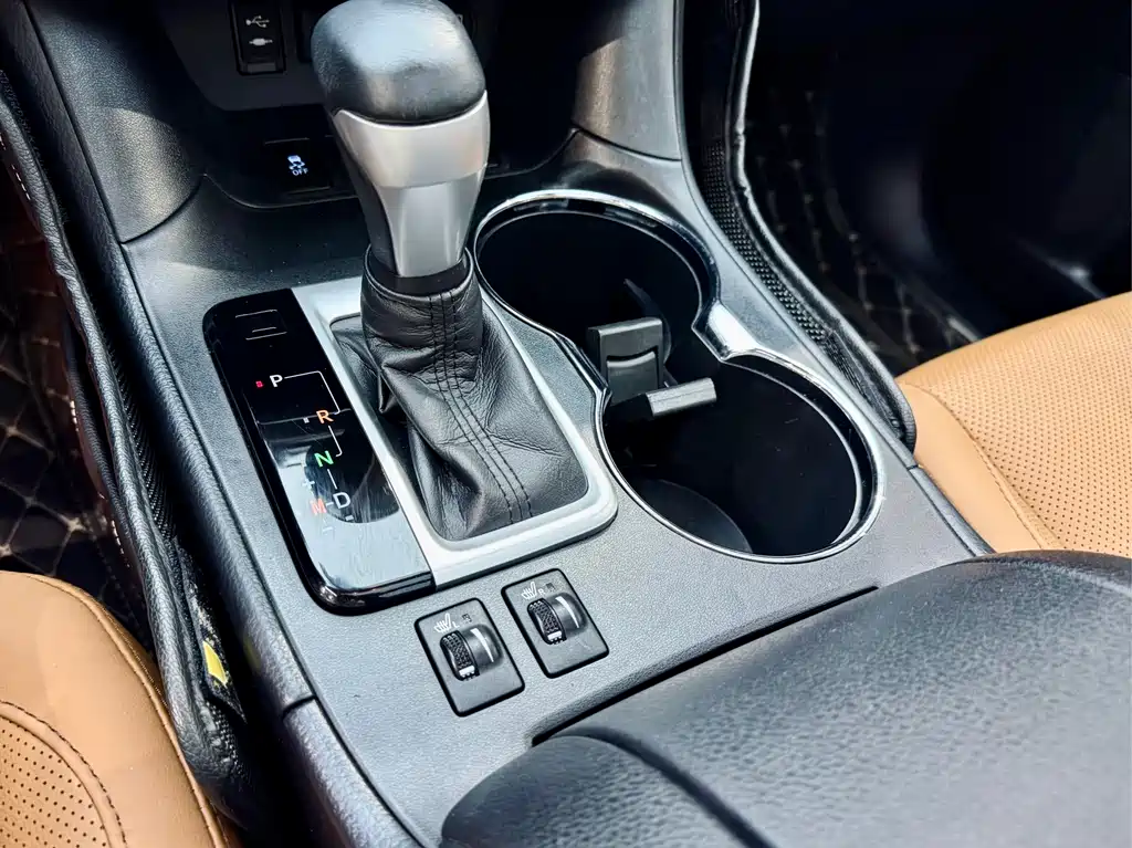Toyota Highlander 2020 — фото 16