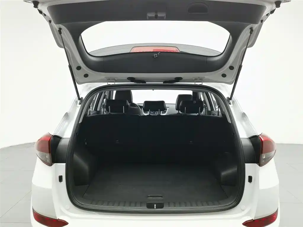 Hyundai Tucson 2016 — фото 16