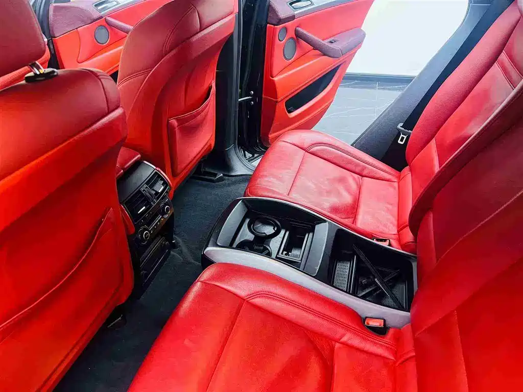 BMW X6 M 2013 — фото 10