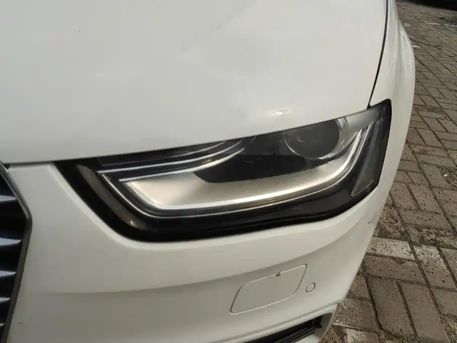 Audi A4L 2016