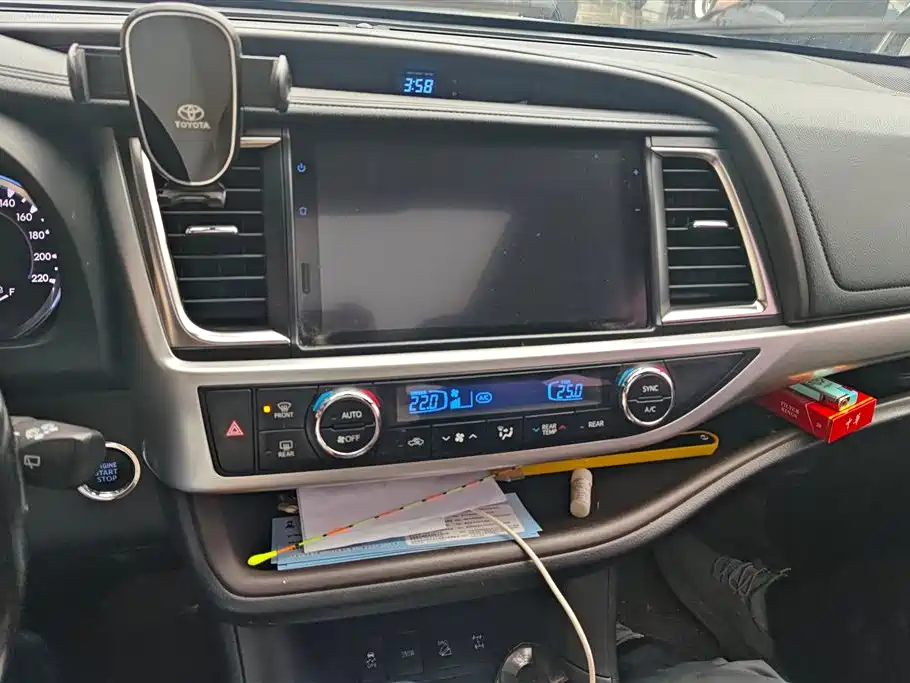 Toyota Highlander 2018 — фото 13