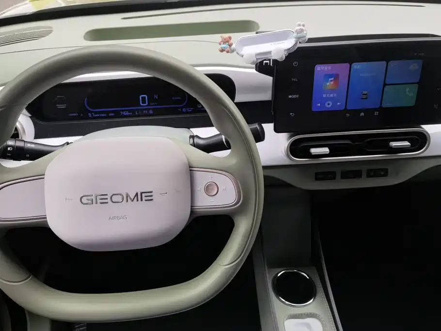 Geely Galaxy Panda 2025 — фото 12