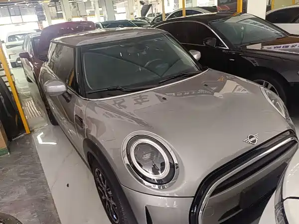 MINI MINI 2023