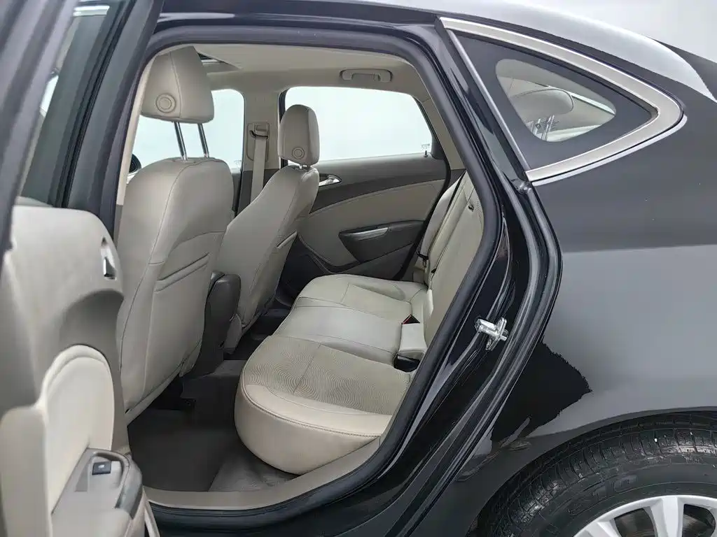 Buick Excelle GT 2015 — фото 15