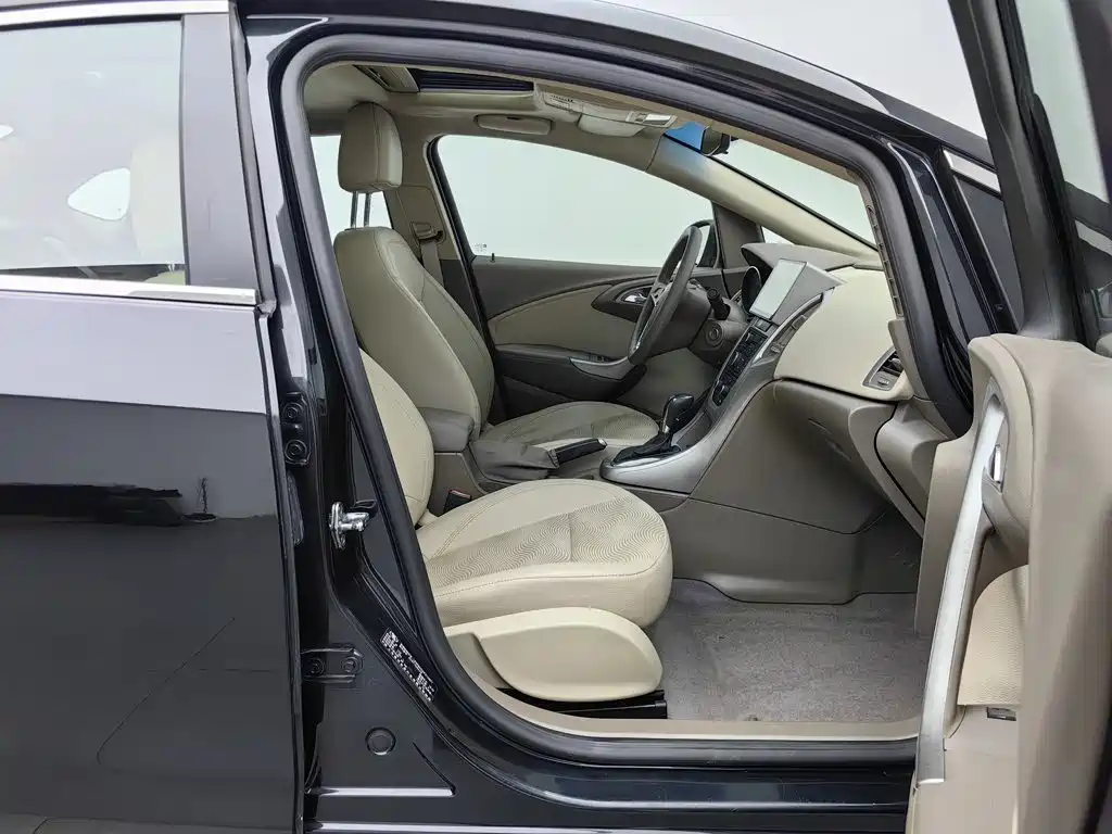 Buick Excelle GT 2015 — фото 23