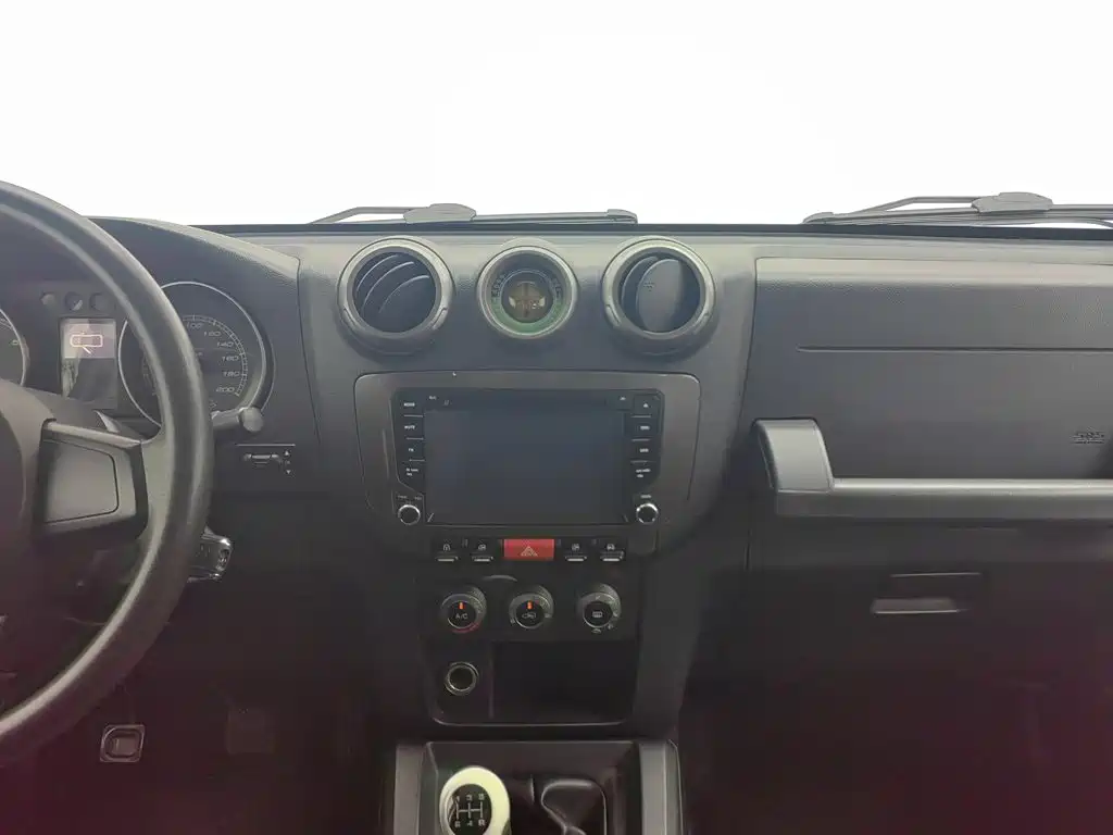 BAIC BJ40 2015 — фото 12