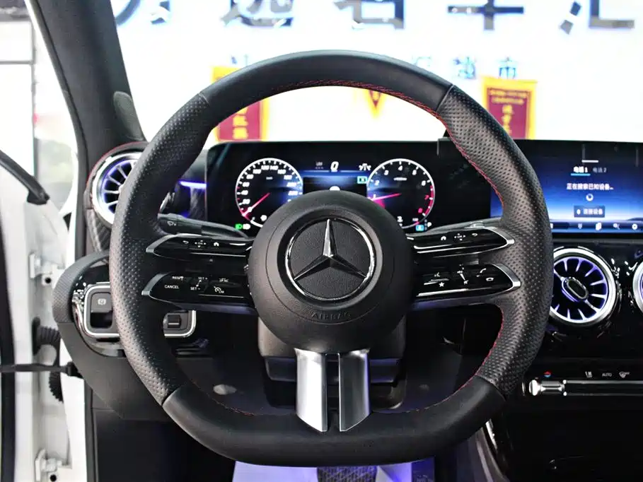Mercedes-Benz A-Class 2023 — фото 6