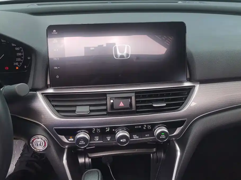 Honda Accord 2022 — фото 13