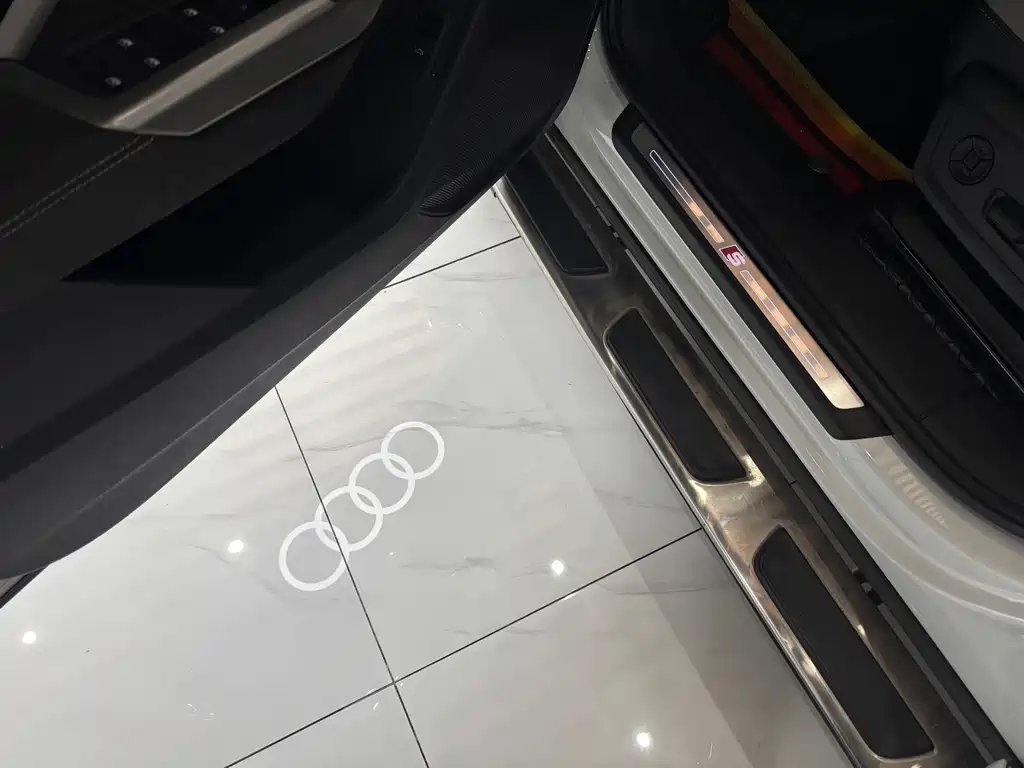 Audi Q3 2022 — фото 10