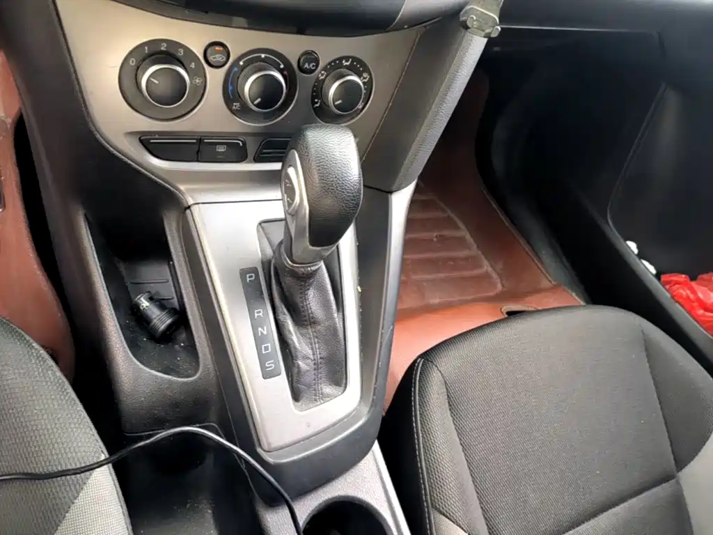 Ford Focus 2015 — фото 14