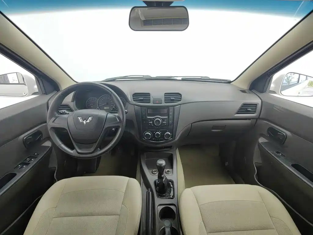 Wuling Hongguang 2018