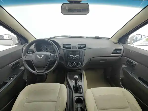 Wuling Hongguang 2018